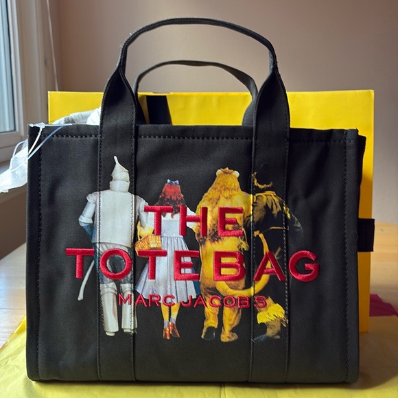 👠 MARC JACOBS X WIZARD OF OZ THE FRIENDS OF DORTHY CANVAS MEDIUM TOTE BAG  👠NWT👠 - Picture 14 of 16